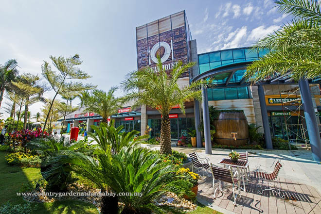 Luxury Services Apartment for Sale, Country Garden Danga Bay. For full details, please visit us at www.countrygardendangabay.com