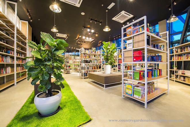 Luxury Services Apartment for Sale, Country Garden Danga Bay. For full details, please visit us at www.countrygardendangabay.com