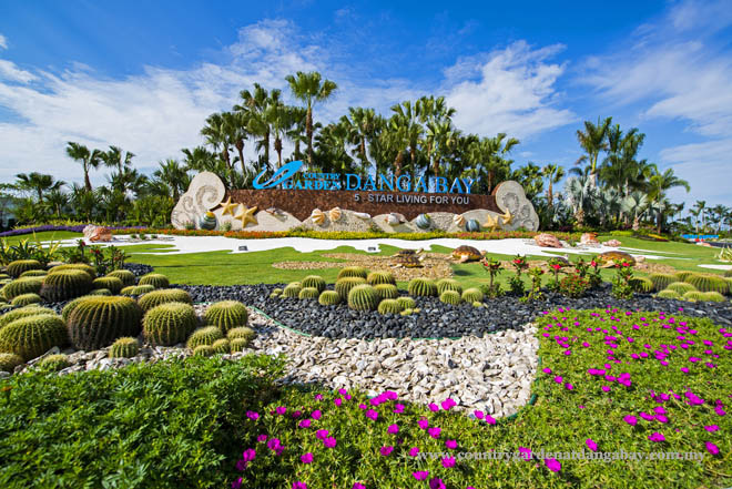 Luxury Services Apartment for Sale, Country Garden Danga Bay. For full details, please visit us at www.countrygardendangabay.com