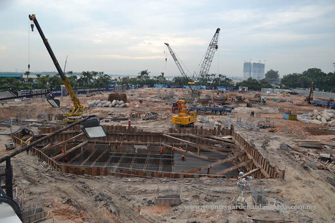 Luxury Services Apartment for Sale, Country Garden Danga Bay. For full details, please visit us at www.countrygardendangabay.com